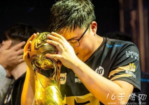 英雄联盟uzi又复出最新消息 UZI又要复出是去哪一个战队